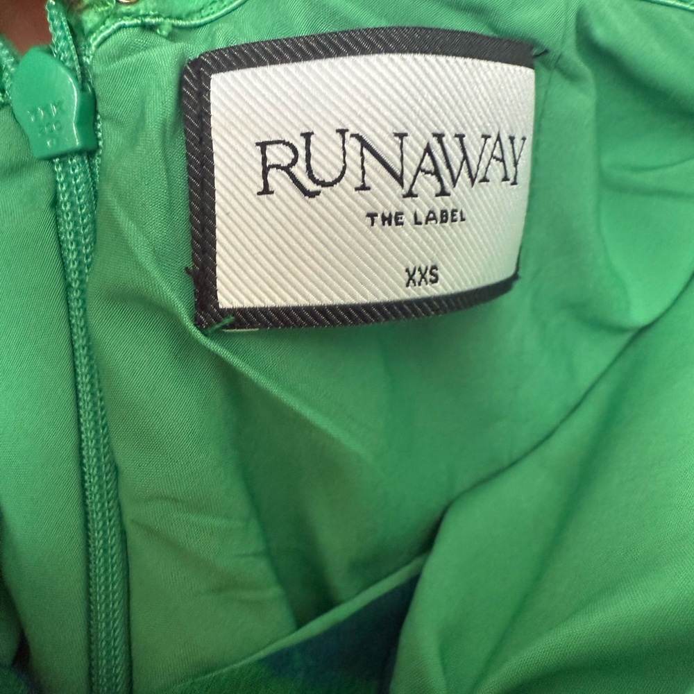 Runway The Label Green and Dark Green Maxi Dress with Gold Shell Accent - Picture 3 of 5